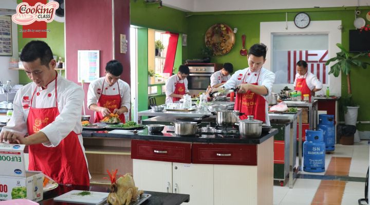 Những hình ảnh thực tế về một buổi thực hành học nghề bếp tại EZCooking