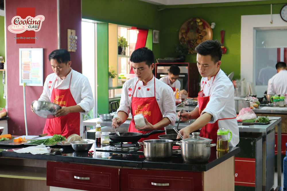 hoc-nghe-dau-bep-chuyen-nghiep-ezcooking